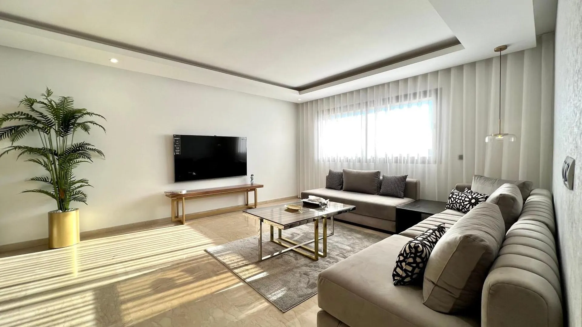 Business Travelers And Families - 3 Bedrooms Casablanca